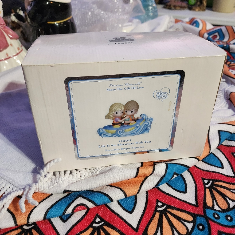 Precious Moments Figurine - Life is An Adventure With You. RETIRED Nib - Picture 7 of 7